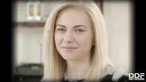 BGSex Beautiful Young Czech Girl Nailed At Photo Session - cumshot RealLifeCam
