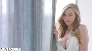 Celebrity Nudes Kendra Sunderland Has Sexecutive Meeting With Her Boss Everything To Do ...