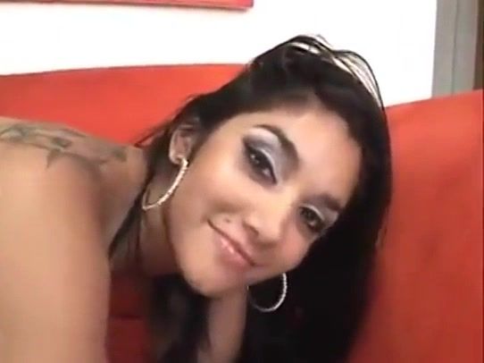 Uncensored Arabian Babe Leah Jaye Let Nigger Fuck He On The Sofa Colombian