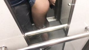 Missionary Porn Afterparty Sex in Elevator with my Hottie Rump Tinder Date Cavalgando
