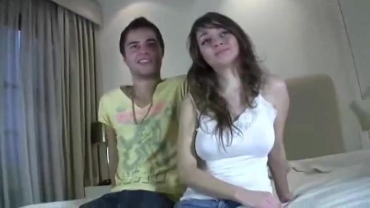 iYotTube Eighteen Years Old Couple Film Their First Home Video Streamate