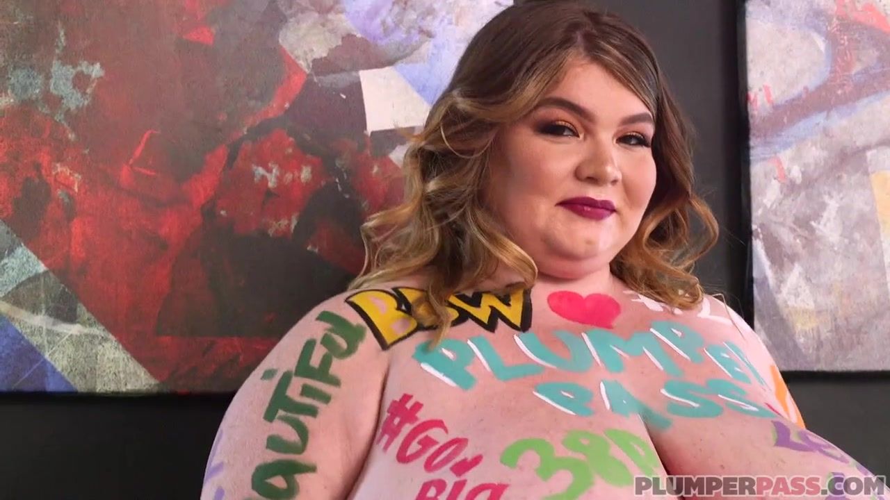 Groupfuck Lexxxi Luxe - Body Painted BIG BEAUTIFUL WOMEN Bush