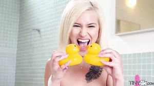 Free Hardcore Lad helps blonde to get out of bath to give her a deep fuck Strange