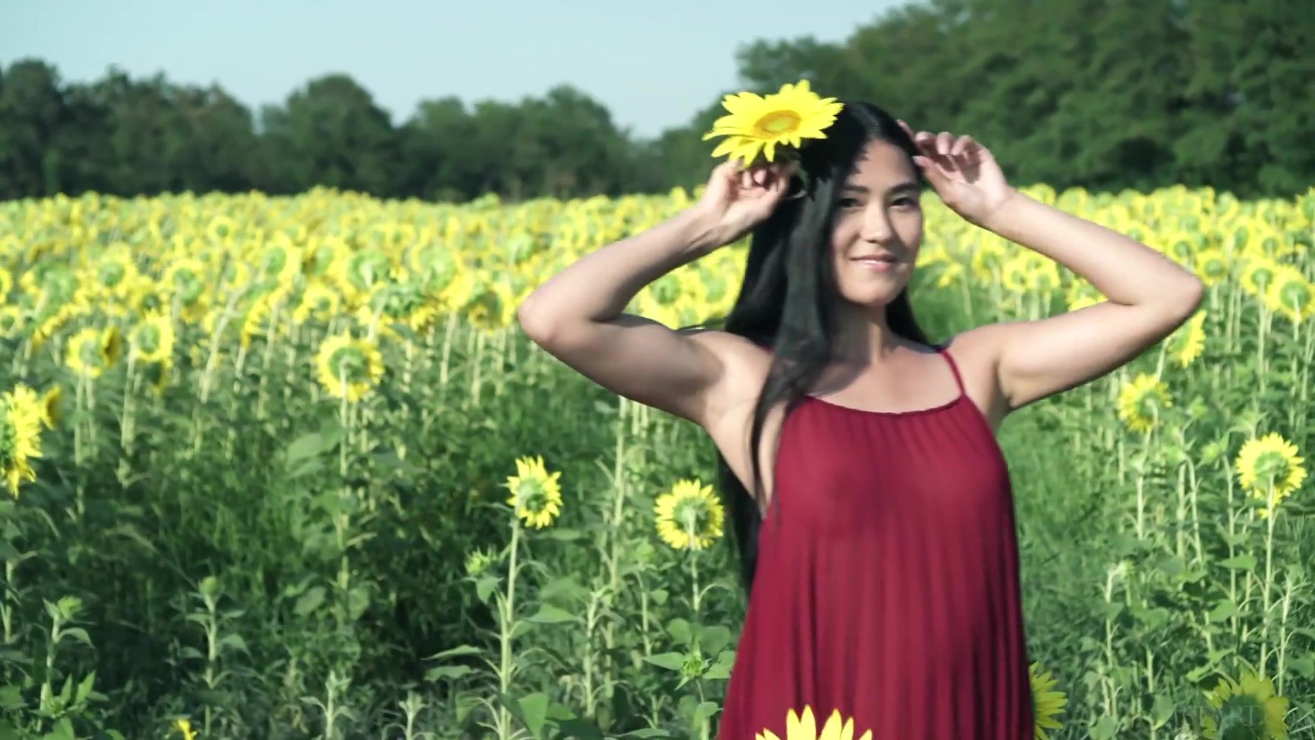 Spycam asian sunflower in the hay - erotic video Spread