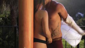 Putaria Sex-hungry couple make their favorite standing sex outdoors CzechPorn
