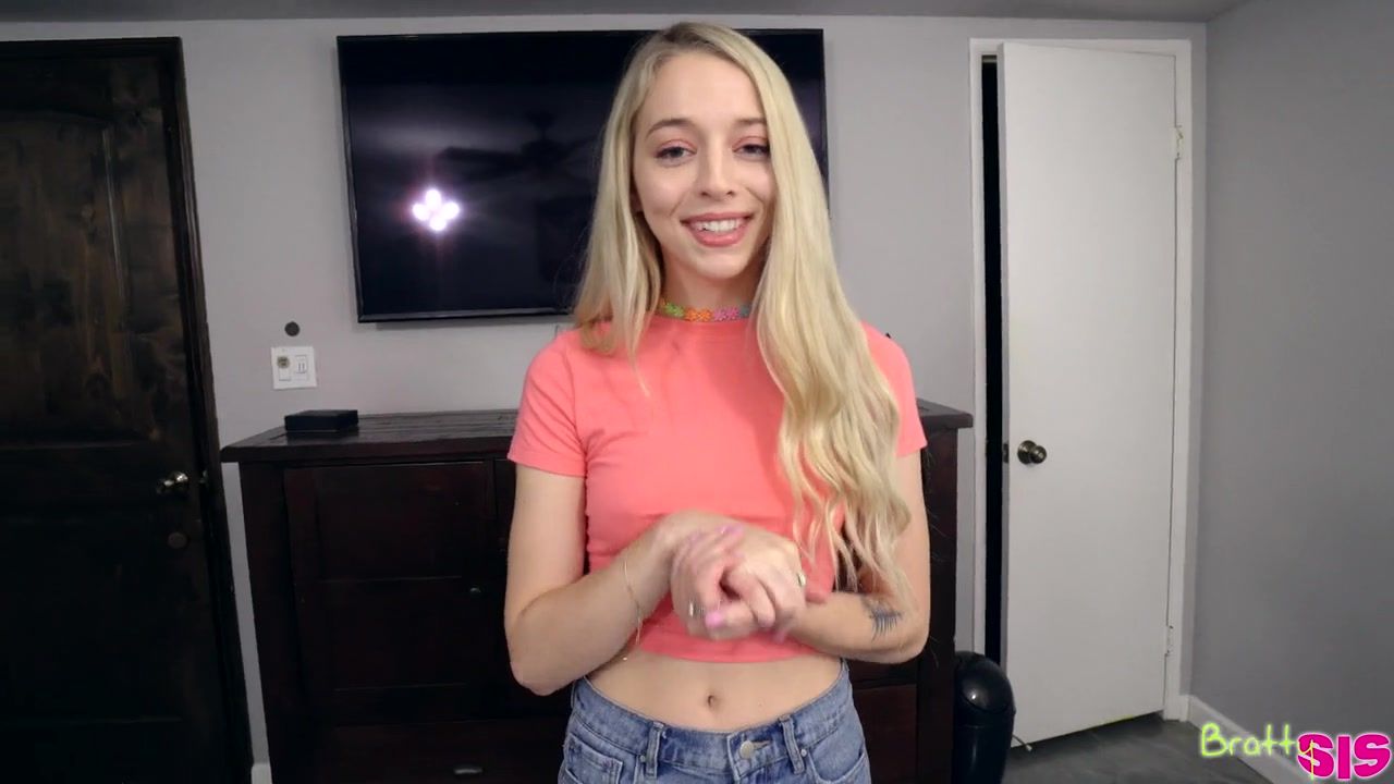 Blonde Lily Larimar - Give Me Some Credit - Hard Fuck Giffies
