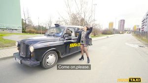 She Bodacious Italian girl screwed by her taxi driver smplace