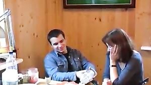 Safada Russian Mom Home Lovemaking Meet 18-Years-Old Guy...