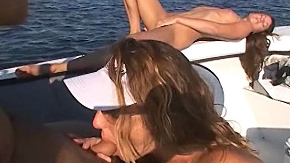 LushStories Hottie blondie fucks her husband and girlfriend on a boat Peitos