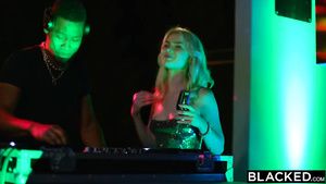 19yo BLACKED BIG BLACK COCK-hungry Blondie fucks DJ at her house party Thot