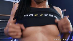 English Yammy ebony spinner Kira Noir gets pounded in the gym ShopInPrivate