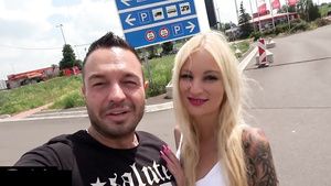 Thylinh Shameless blonde MILF crazy outdoor sex Italian