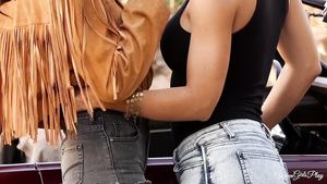 Hardcore Sex Ariana Marie and Nicole Aniston licking like there's no tomorrow Brasileira