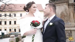 Monster HUNT4K. Attractive Czech bride spends first night Usa