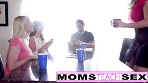 Twistys Step mom fucks teen daughter and friends Bbw