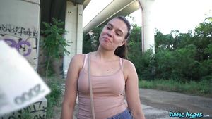 SpicyTranny Smiley hot babe Keira has got sex affair on the street! 3DXChat