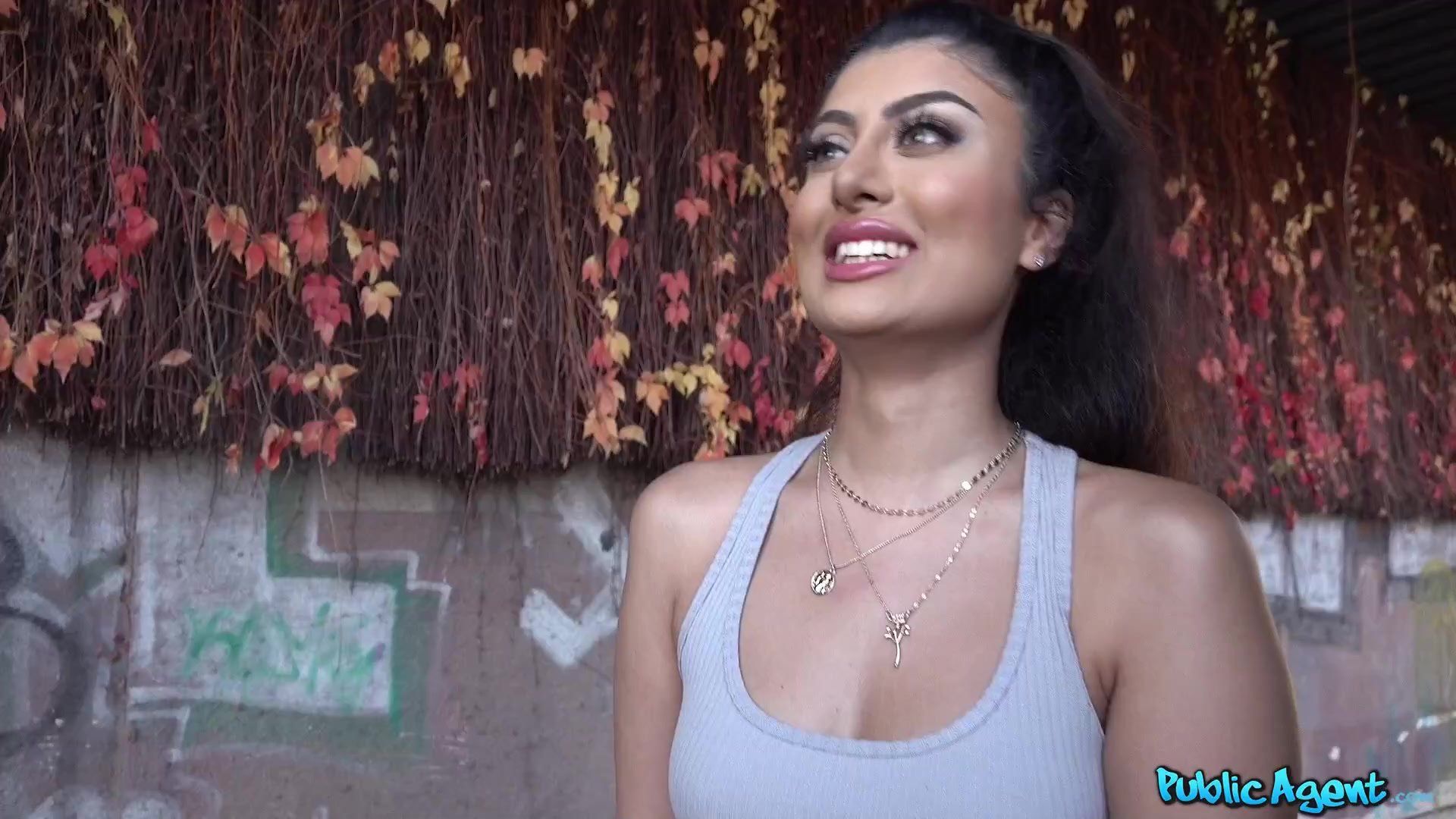 Gang Bang Gorgeous indian cougar Marina Maya takes my money for sex Clip