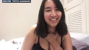 Sex Toy Chubby amateur MILF likes dirty talks online Titten