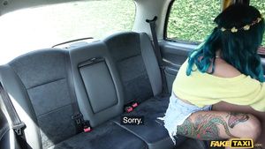 Travesti Blue-haired bitch in high heels gets anal from horny taxi driver Porn