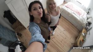 Footjob Milena & Isabella homemade lesbian porn clip ElephantTube