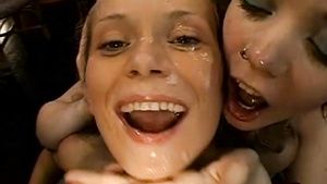 Adolescente Annette Schwarz crazy bukkake porn video DuckyFaces