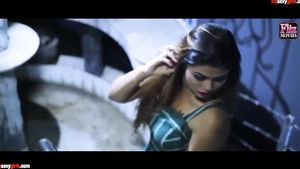 Diamond Kitty Indian curvy MILF thrilling sex scene Colombiana