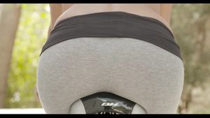 BSplayer charming cyclist with awesome body Twinkstudios