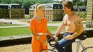 Rebolando French vintage porn with Marylin Jess "La Dechainee" (1987) Cumfacial