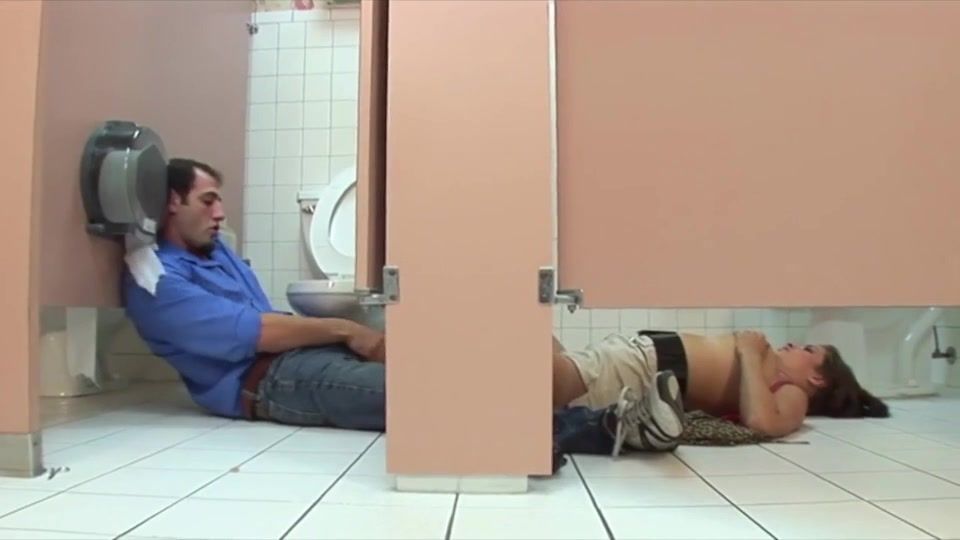 Stepdaughter Dude fucks a pussy through lacy pantyhose on a toilet floor Free Fucking